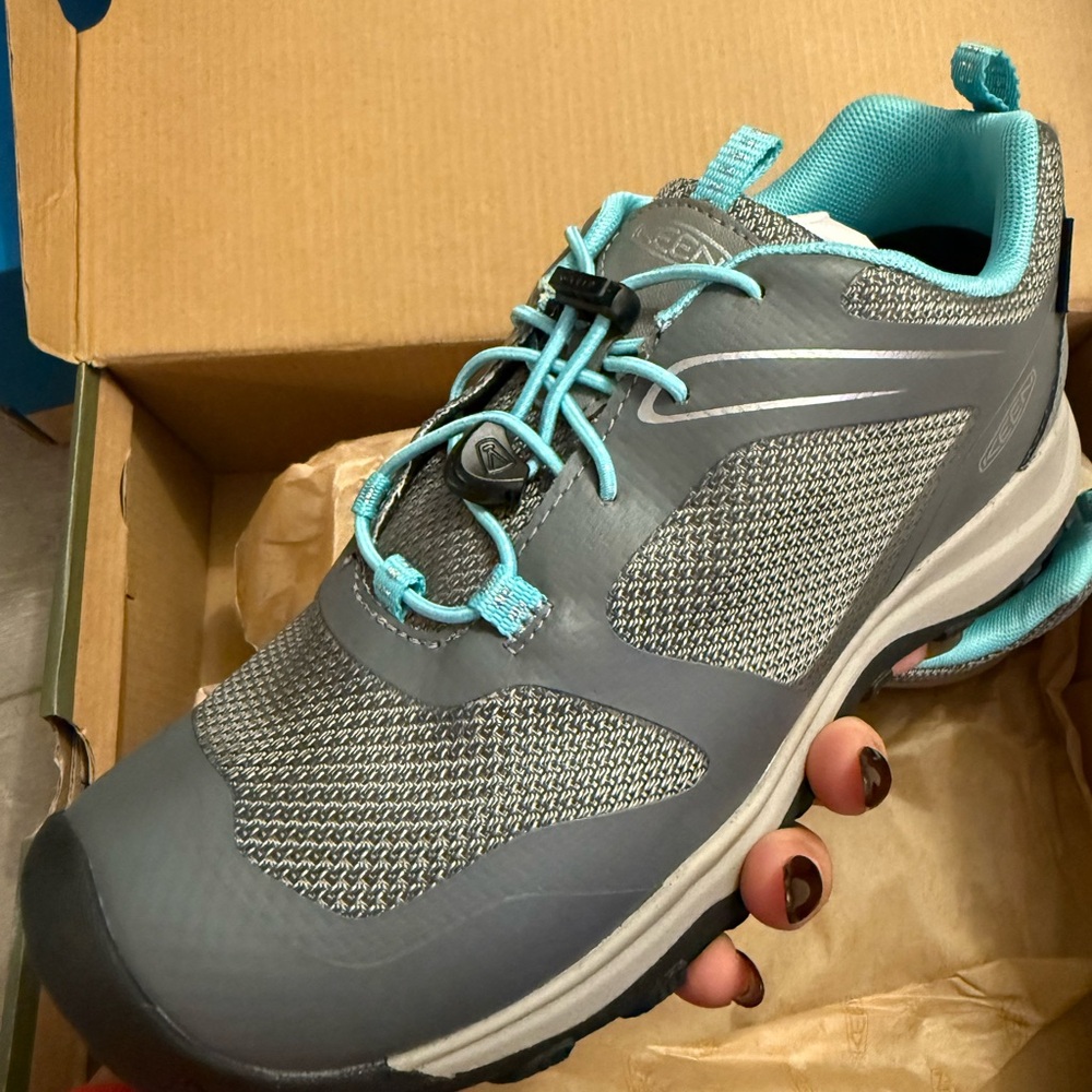 KEEN Big Kid's Wanduro Shoes Waterproof
Hiking Trail Sneakers